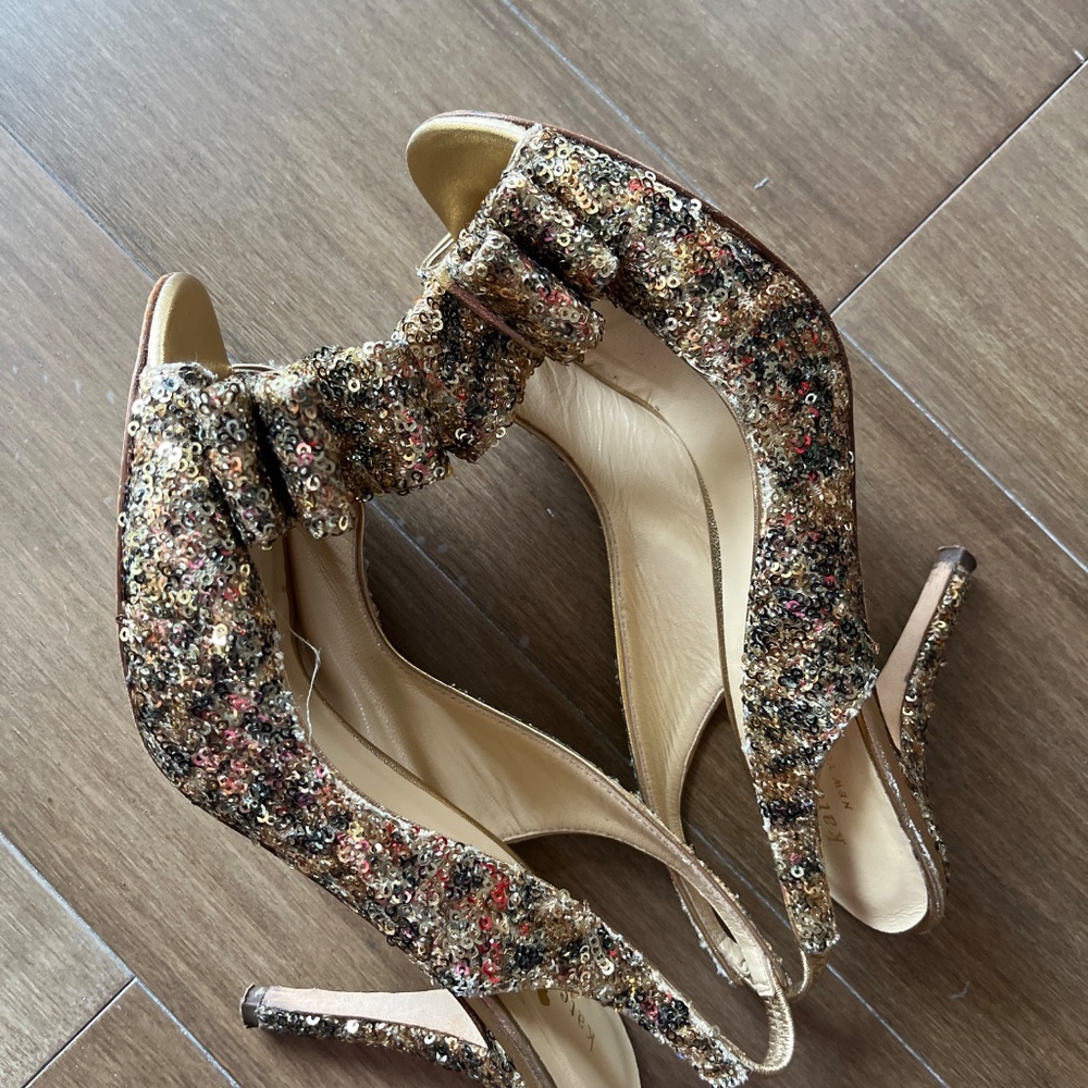 EUC Kate Spade ♠️ Golden sequin glitter Charm high heels 7 - Picture 7 of 12